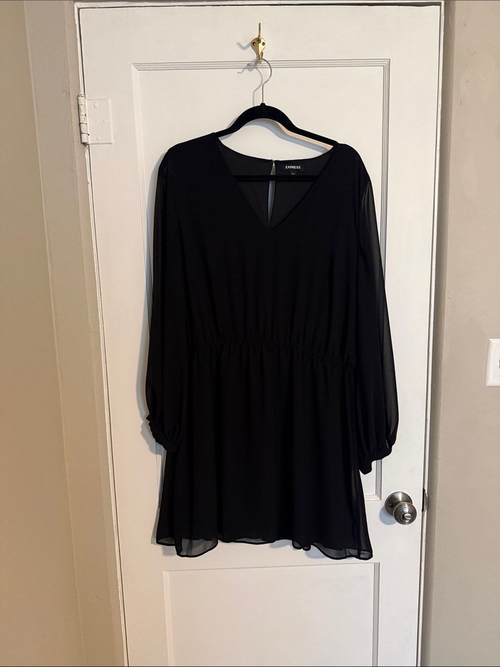 Express Black Long-Sleeve V-Neck Chiffon Dress